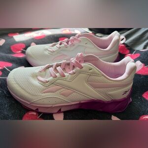 Reebok Women's White and Pink Athletic Sneakers NEVER WORN size 6